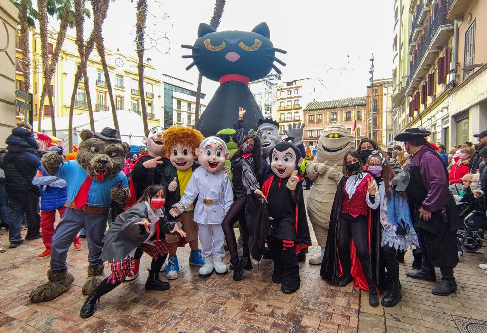 Pasacalles Hotel Transylvania en el carnaval infantil de Málaga