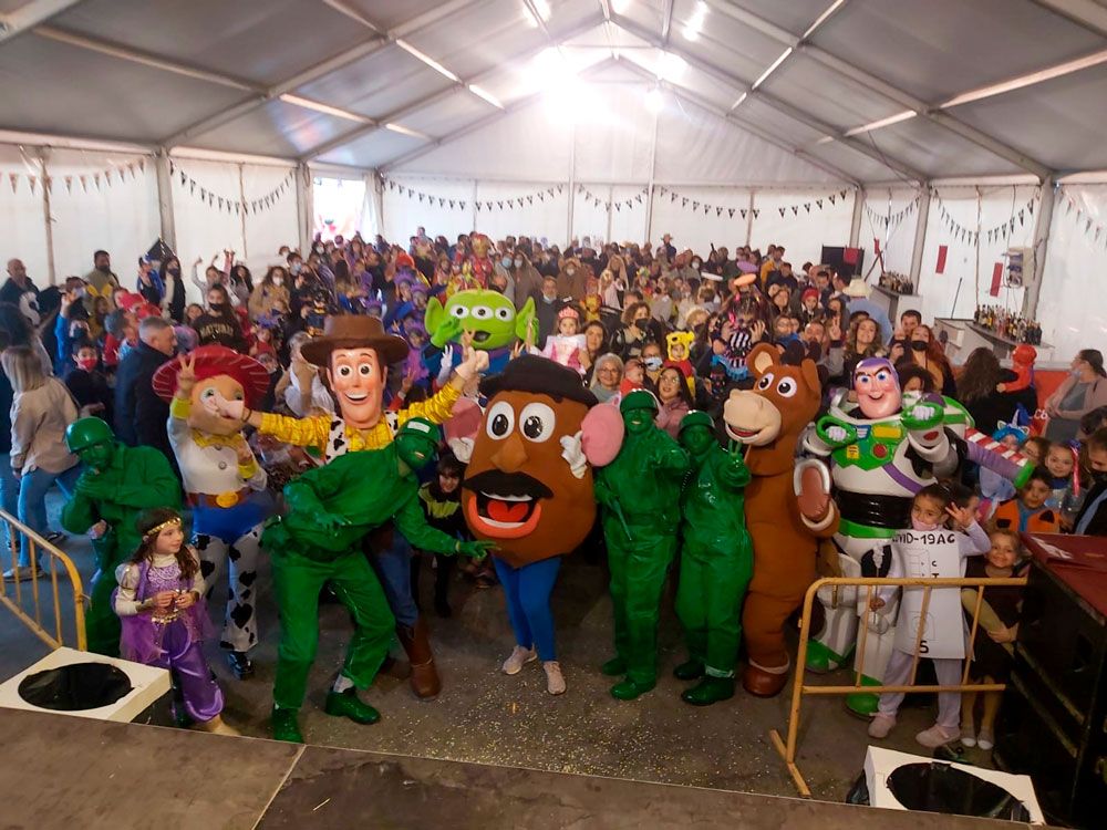 Pasacalles de Toy Story en el carnaval de Casarabonela