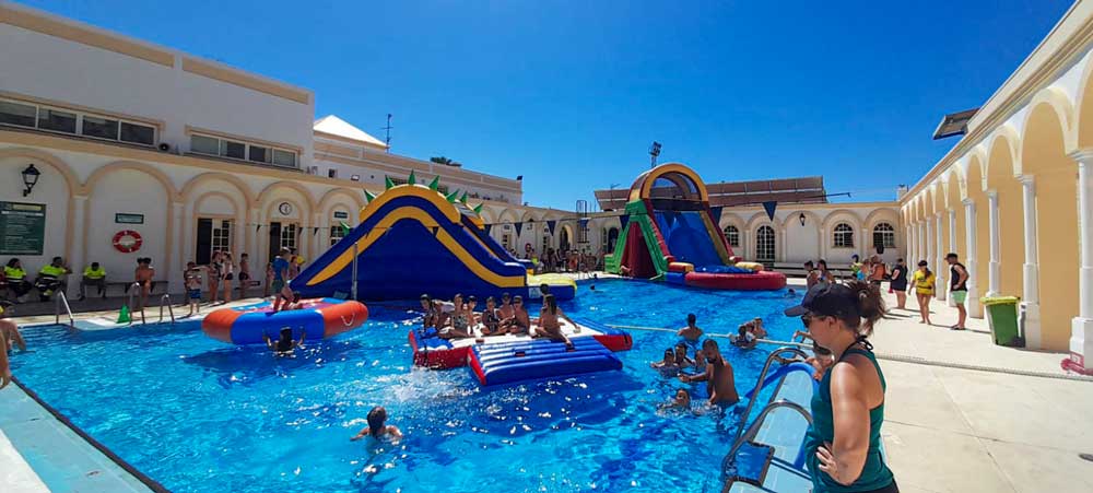 Fiesta en la piscina en Benalmádena 10
