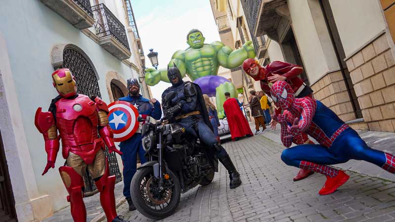 Pasacalles Superhéroes en Berja 1